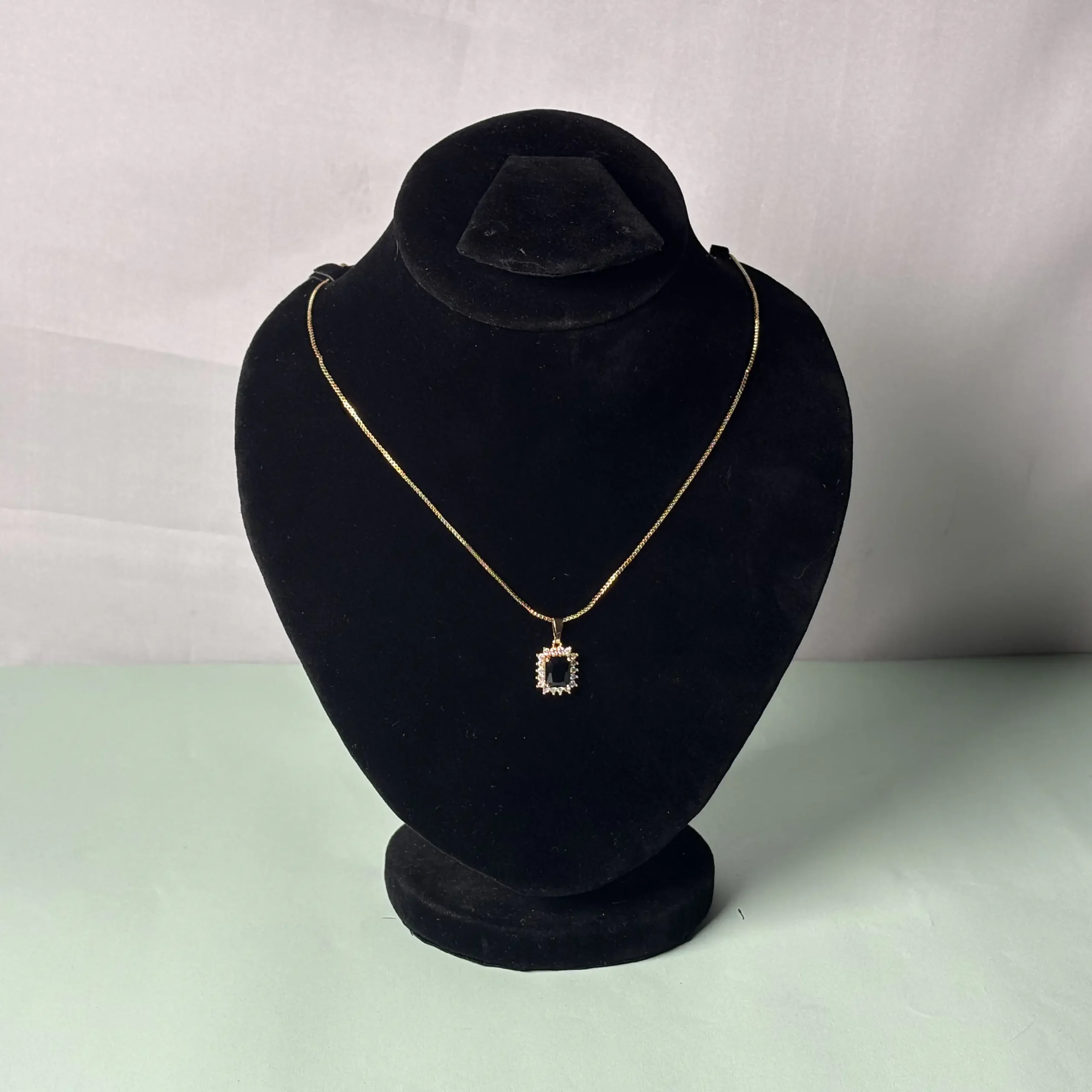 Vivid Ruby Halo - Image 4