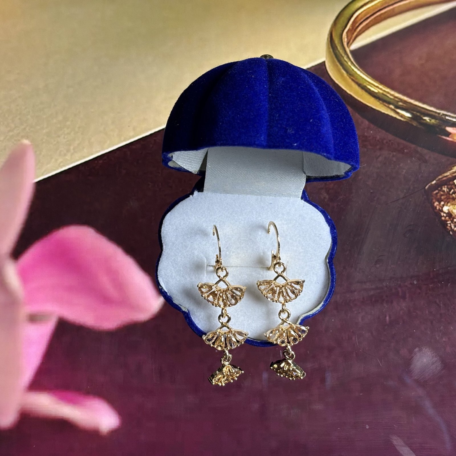 Elegant Fan Drop Earrings - Image 3