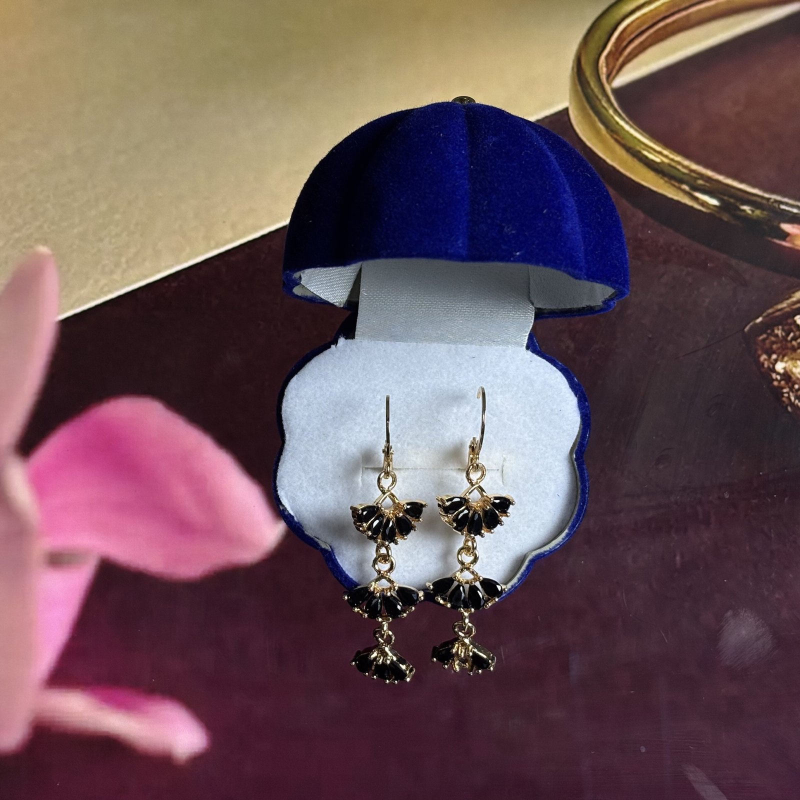 Elegant Fan Drop Earrings - Image 4